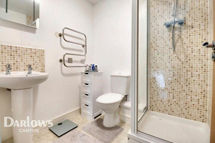 2 Bedroom Apartment For Sale In Overstone Court, Cardiff, CF10