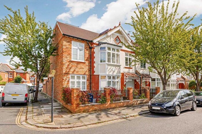 5 Bedroom Property For Sale In Kingscote Road, Chiswick, W4