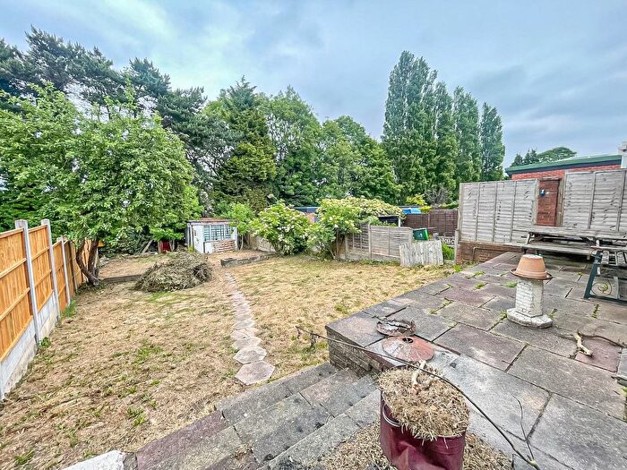 3 Bedroom Semi-Detached House To Rent In Hillbank Road, Oldbury, B69