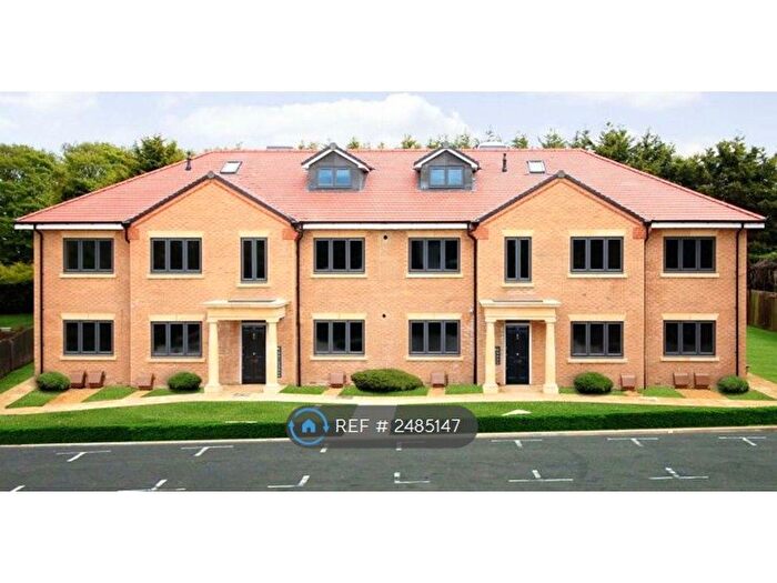 1 Bedroom Flat To Rent In Royal Navy Court, Luton, LU2