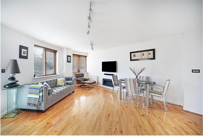2 Bedroom Flat To Rent In Pancras Way, Augustine Bell Tower, E3