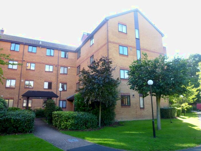 2 Bedroom Apartment To Rent In Campion Close, CR0