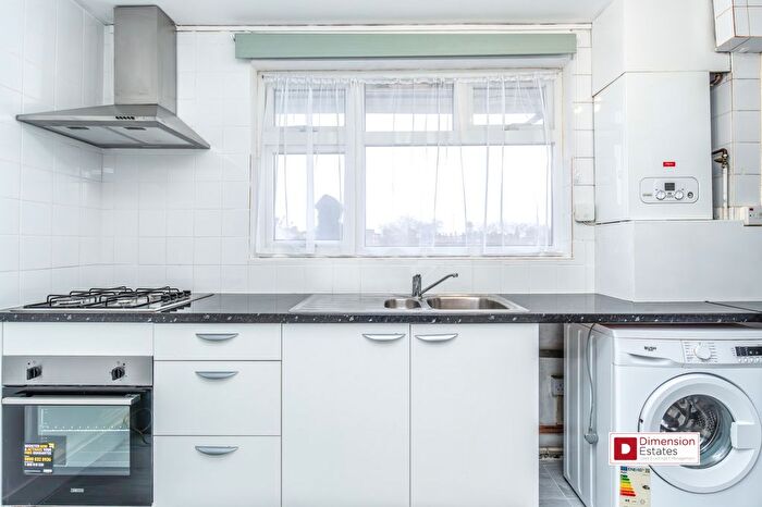 2 Bedroom Flat To Rent In Bonner Road, Bethnal Green, London, E2