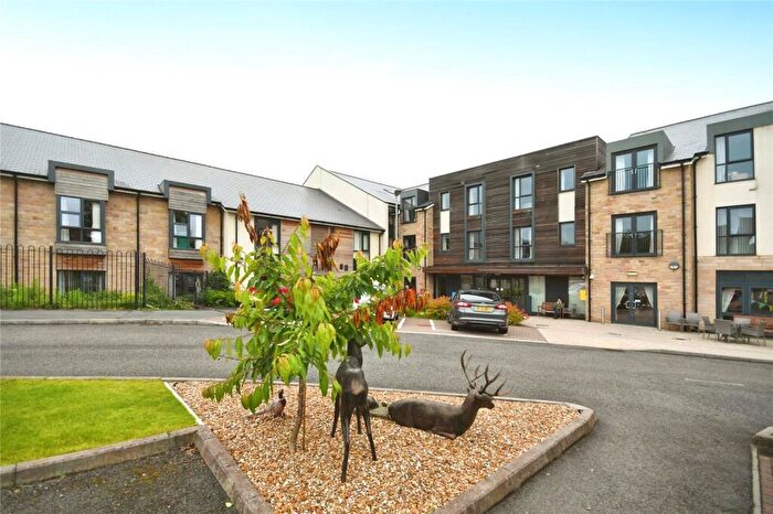 2 Bedroom Flat For Sale In Brown Edge Road, Buxton, Derbyshire, SK17