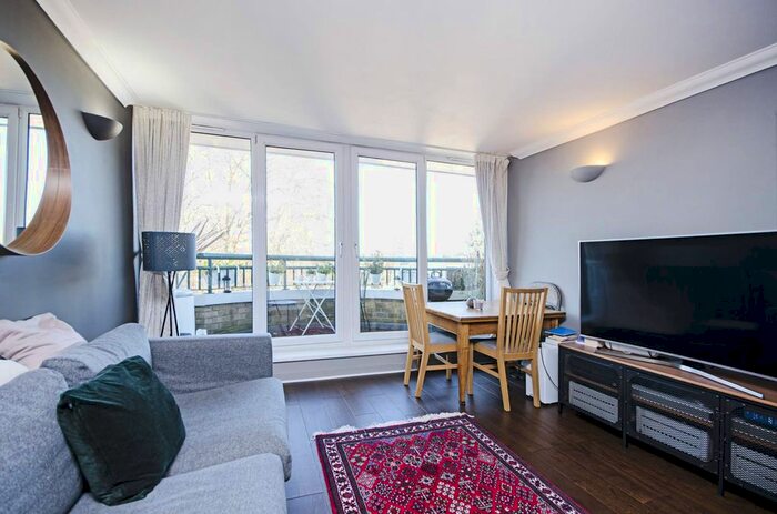 1 Bedroom Flat To Rent In Stoke Newington High Street, Stamford Hill, London, N16