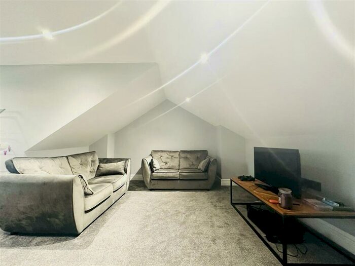 2 Bedroom Apartment To Rent In Loughborough Road, West Bridgford, Nottingham, NG2