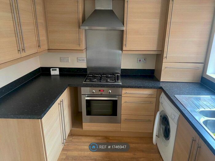 2 Bedroom Flat To Rent In Reed Close, Bolton, BL4
