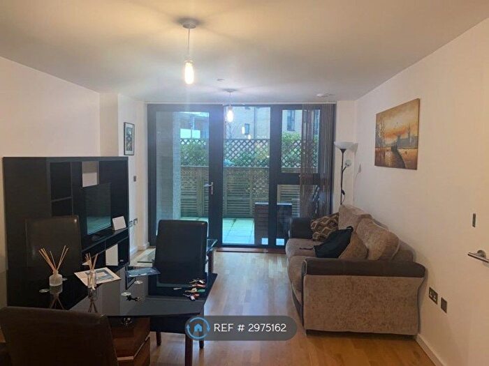 2 Bedroom Flat To Rent In Jubilee Heights, London, SE10