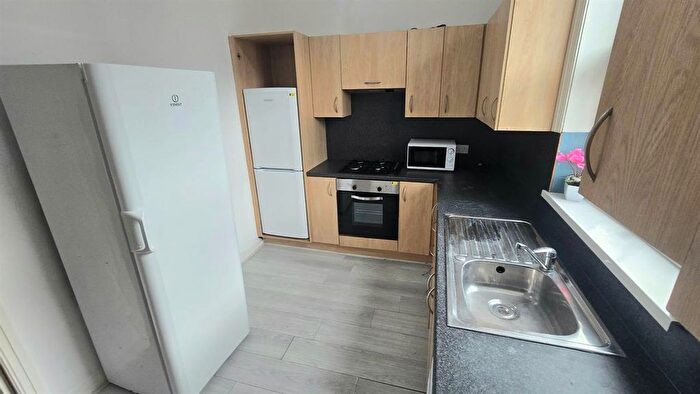 5 Bedroom Semi Detached House To Rent In A Laindon Road, Manchester, M14