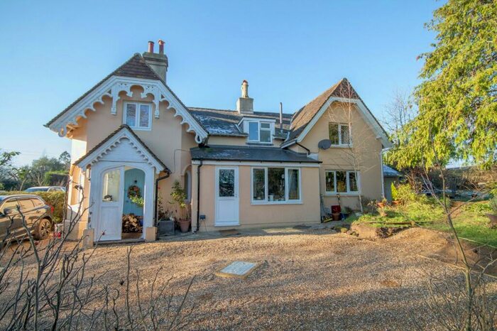 2 Bedroom Semi-Detached House For Sale In East Grinstead Road, North Chailey, BN8