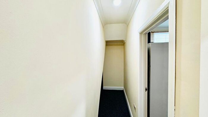 2 Bedroom Flat To Rent In High Road Leyton, Stratford, E15