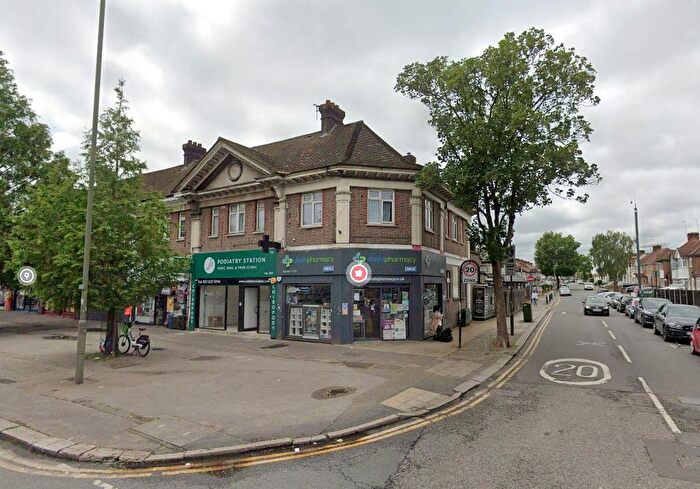 2 Bedroom Flat To Rent In Burnt Oak Broadway, Burnt Oak, Edgware, HA8