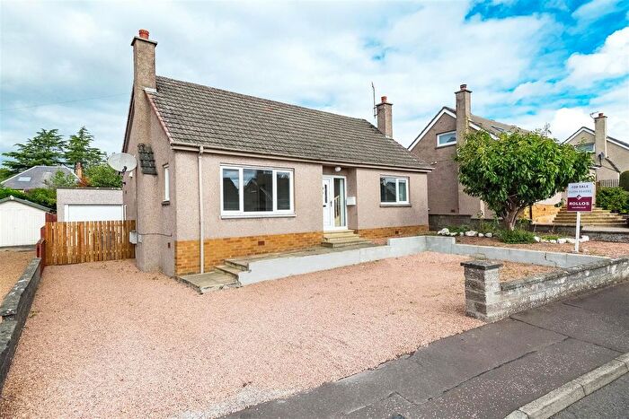 4 Bedroom Detached House For Sale In Edenbank Road, Cupar, KY15