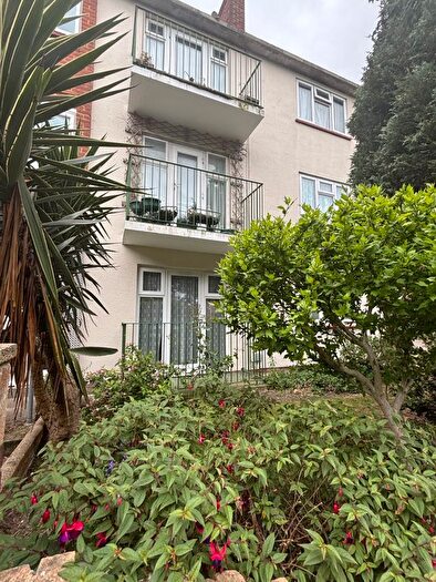 2 Bedroom Flat To Rent In Rutland Avenue, Margate, CT9