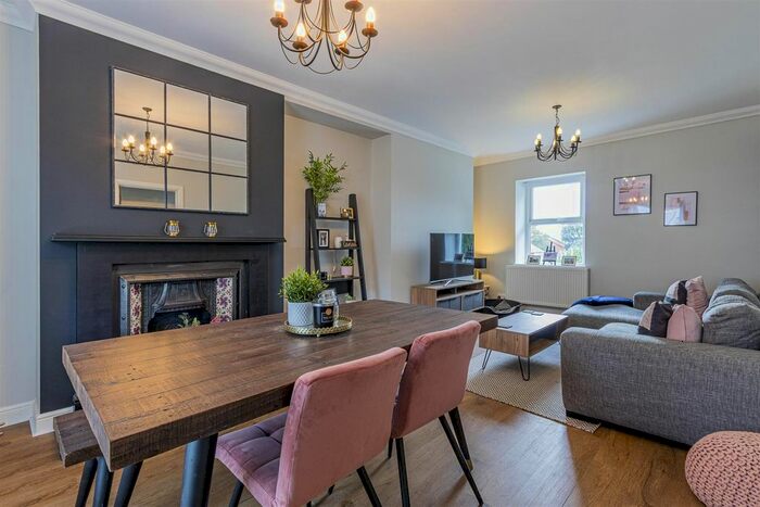 2 Bedroom Terraced House To Rent In John Street, Penarth, CF64