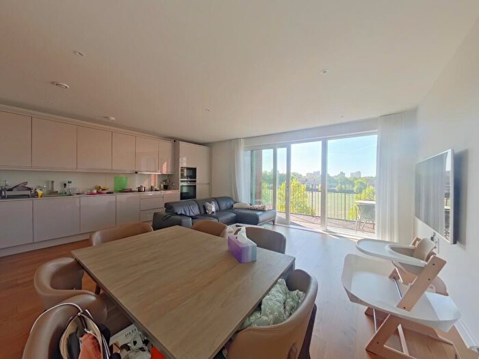 3 Bedroom Apartment For Sale In Serenity House, Colindale, NW9