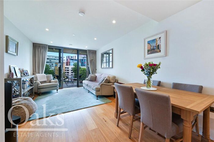 2 Bedroom Apartment For Sale In Caithness Walk, East Croydon, CR0