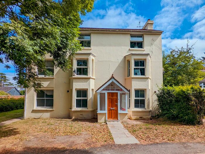 2 Bedroom Flat For Sale In Hastings Road, Battle, TN33