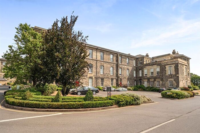2 Bedroom House For Sale In Gilbert Close, Woolwich, SE18