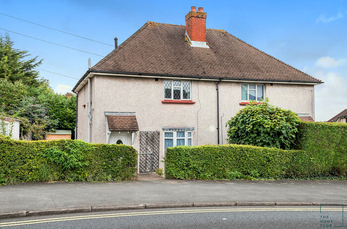 4 Bedroom Semi-Detached House To Rent In The Chase, Guildford, GU2