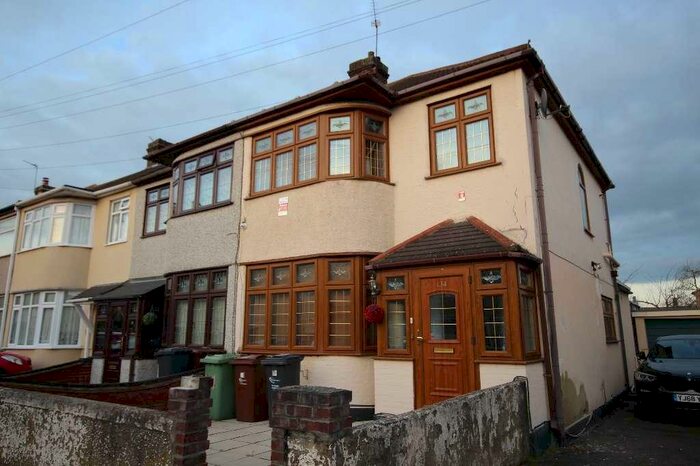 3 Bedroom End Of Terrace House To Rent In Temple Avenue, London, RM8