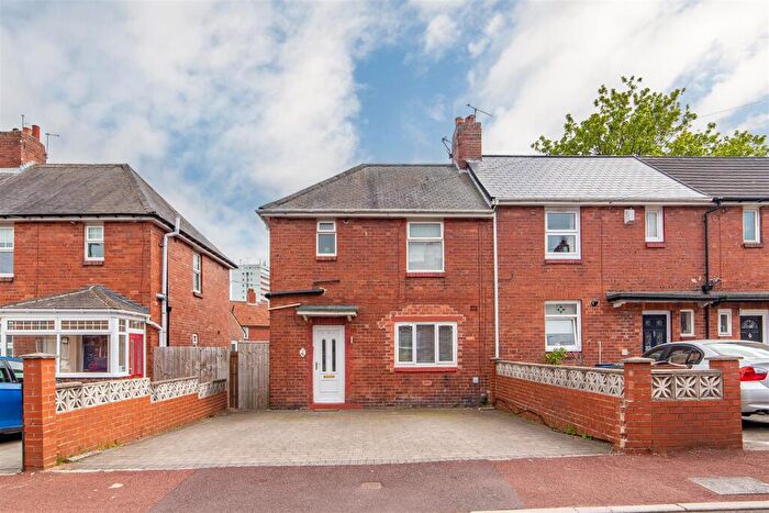 3 Bedroom End Of Terrace House For Sale In Beanley Place, Newcastle Upon Tyne, NE7