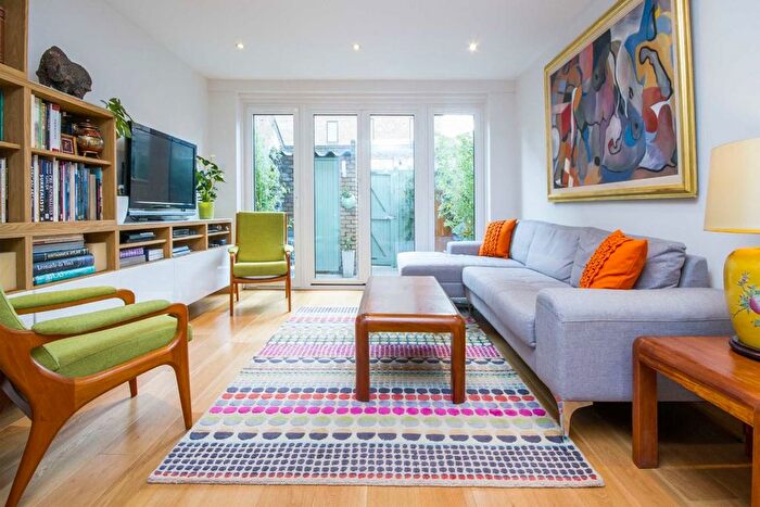 3 Bedroom Property To Rent In Fleet Square, London, WC1X