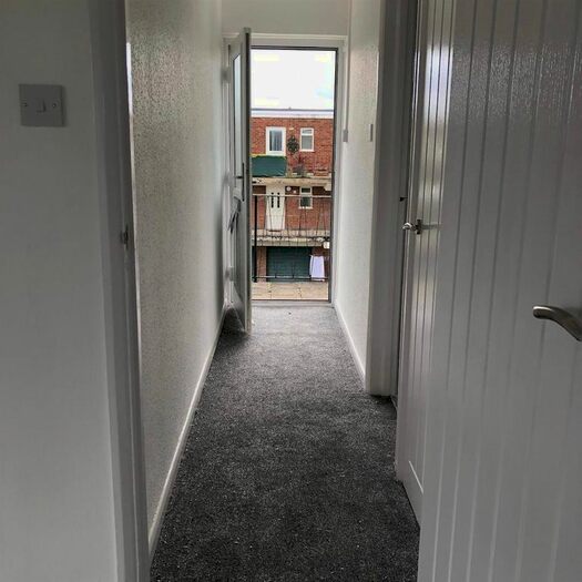 1 Bedroom Flat To Rent In Vicarage Court, Vicarage Lane, Gravesend, DA12