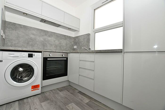 2 Bedroom Apartment To Rent In Lansdowne Road, Croydon, CR0