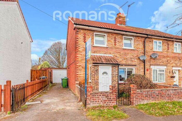 2 Bedroom Semi-Detached House To Rent In Kentons Lane, SL4