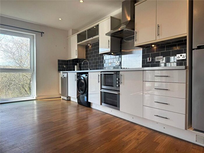 2 Bedroom Flat To Rent In The Roperies, High Wycombe, Buckinghamshire, HP13