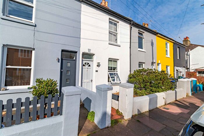 2 Bedroom Terraced House For Sale In Howard Street, Worthing, BN11