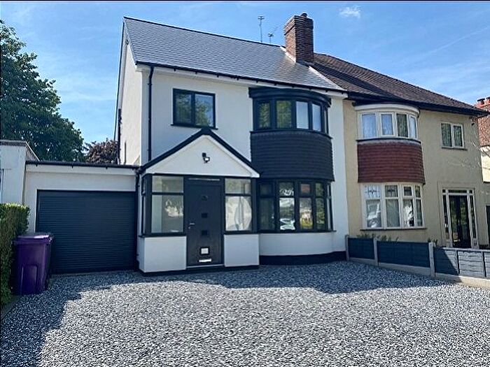 4 Bedroom Semi-Detached House To Rent In Pinfold Lane, Penn, Wolverhampton, WV4