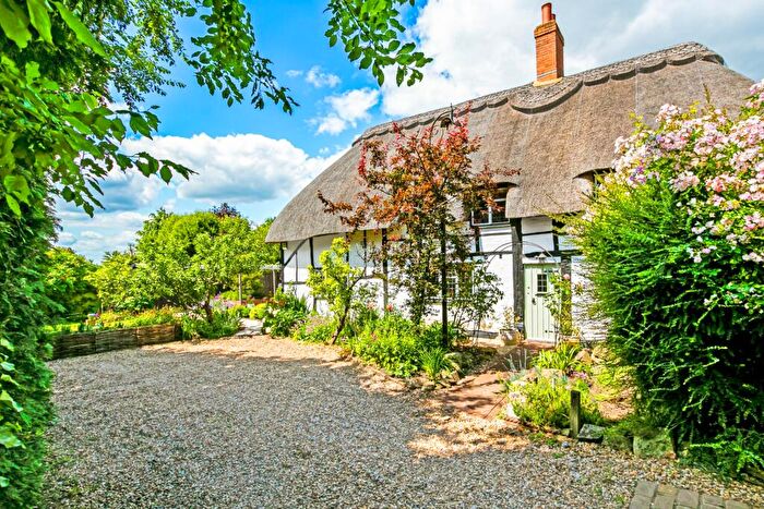 3 Bedroom Detached House For Sale In Lower Street, Quainton, Buckinghamshire, HP22