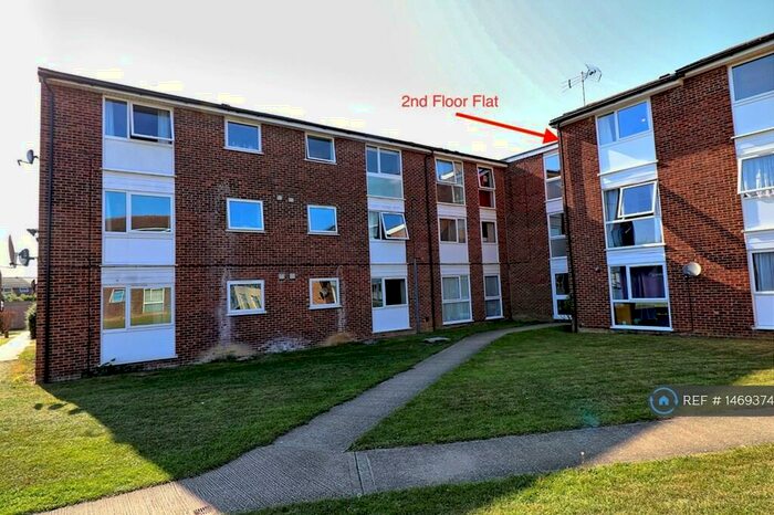 1 Bedroom Flat To Rent In Lupin Drive, Chelmsford, CM1