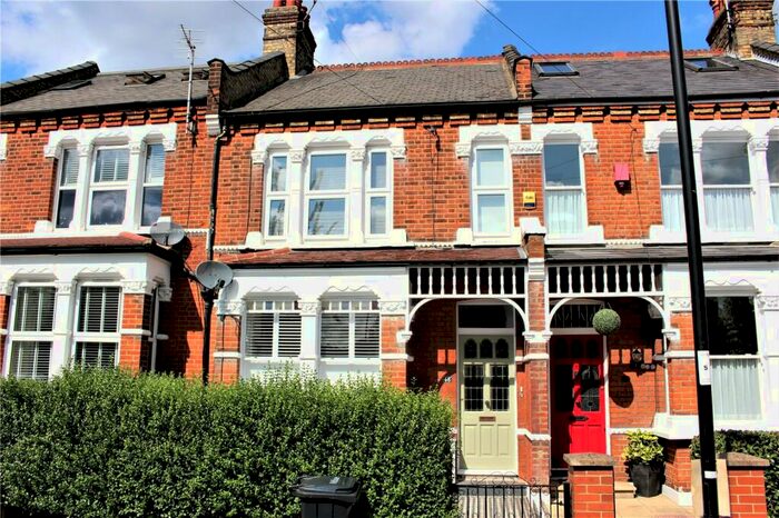 2 Bedroom Apartment To Rent In Elvendon Road, London, N13