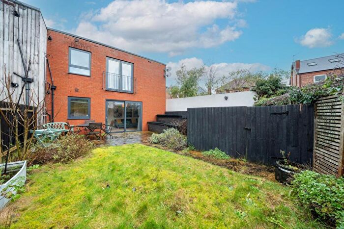 2 Bedroom Apartment For Sale In Fleeman Grove, West Bridgford, NG2