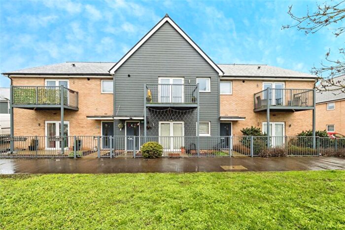 2 Bedroom Flat For Sale In Haven Road, Rainham, RM13