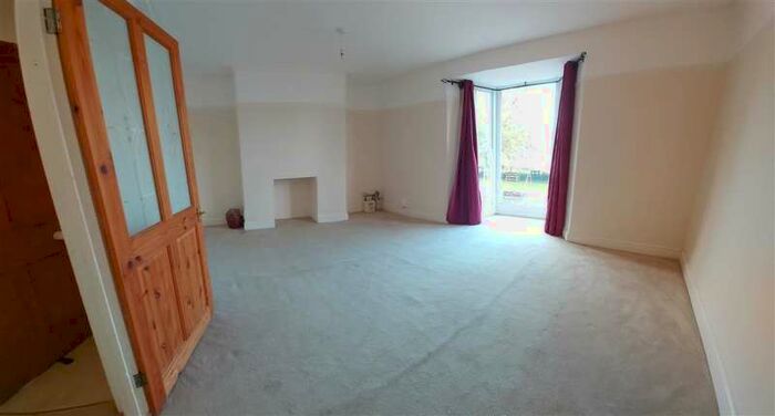 2 Bedroom Property To Rent In Mumbles Road, Mumbles, Swansea, SA3