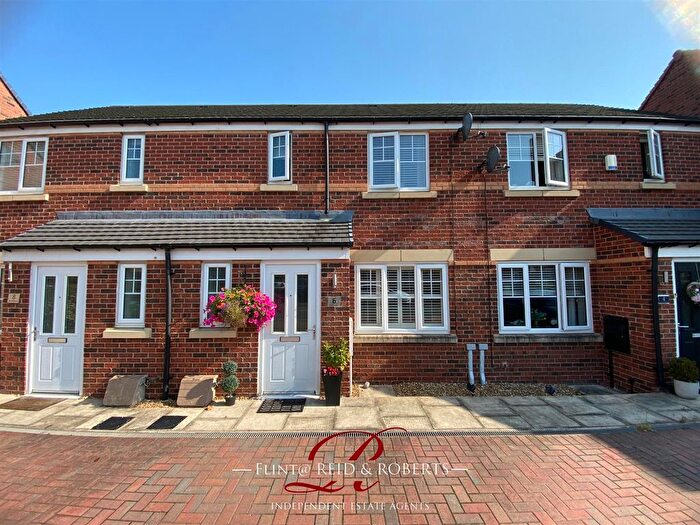 3 Bedroom Mews For Sale In Llys Garmon, Oakenholt, Flint, CH6