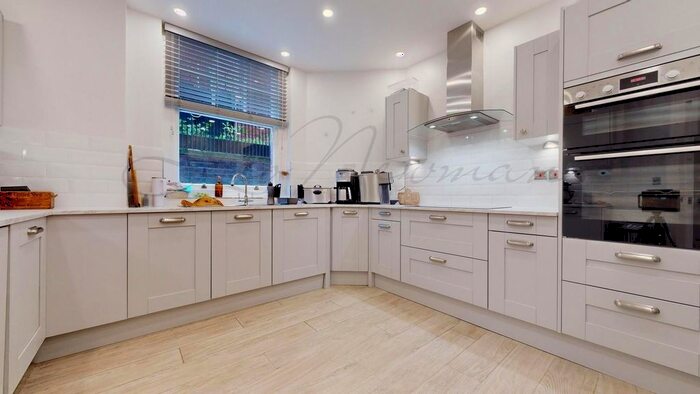 4 Bedroom Flat To Rent In Oakwood Court, Kensington, W14