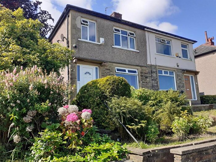 3 Bedroom Semi-Detached House For Sale In Southmere Drive, Bradford, BD7