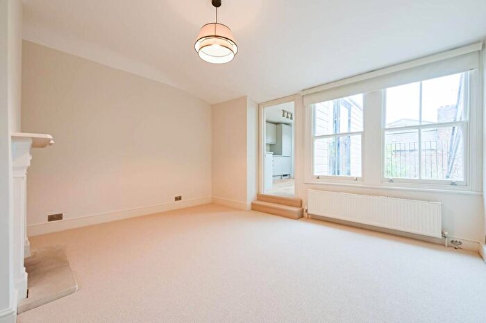 2 Bedroom Flat To Rent In Tetherdown, Muswell Hill, London, N10