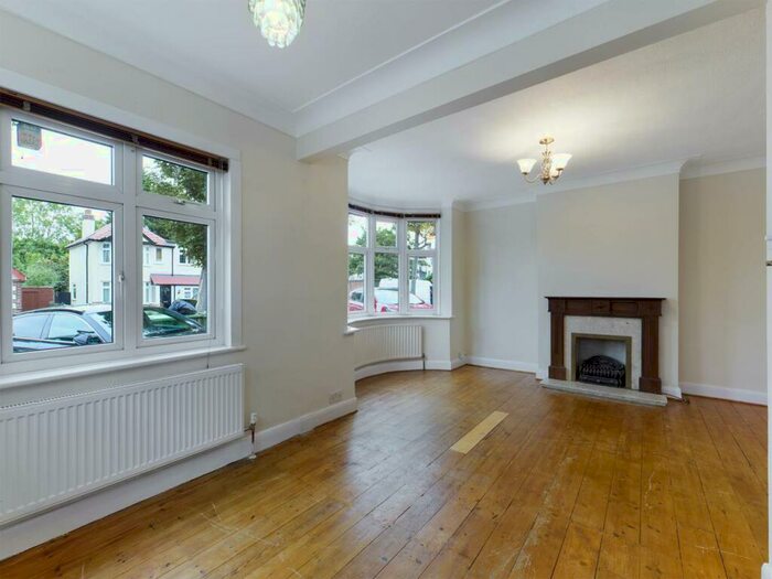 4 Bedroom House To Rent In Old Farm Avenue, Sidcup, Kent, DA15