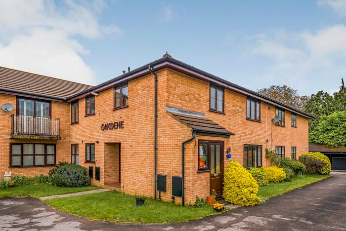 2 Bedroom Flat To Rent In Oak Manor Drive, Cheltenham, GL52