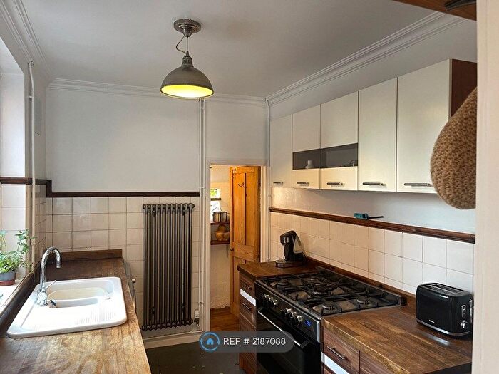 3 Bedroom Terraced House To Rent In Baker Street, Northampton, NN2