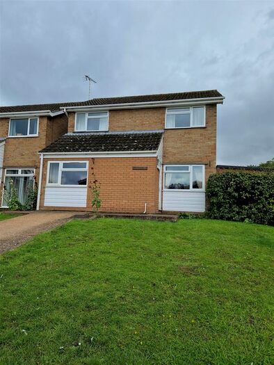 3 Bedroom Detached House To Rent In Oatlands Avenue, Bar Hill, Cambridge, CB23