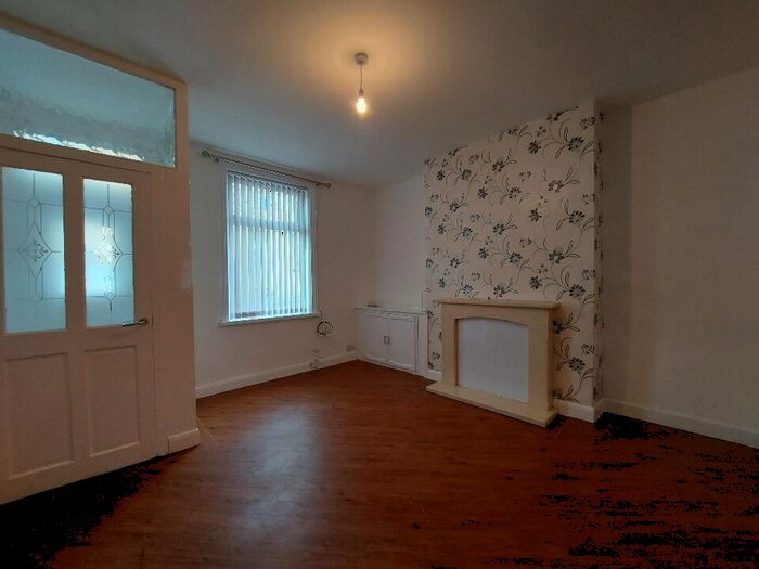 3 Bedroom Terraced House To Rent In Grange Street, BB11