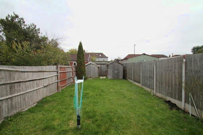 2 Bedroom Flat To Rent In Grenoble Gardens, London, N13