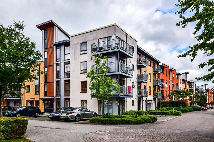 2 Bedroom Flat To Rent In Commonwealth Drive, Rampling Court Commonwealth Drive, RH10